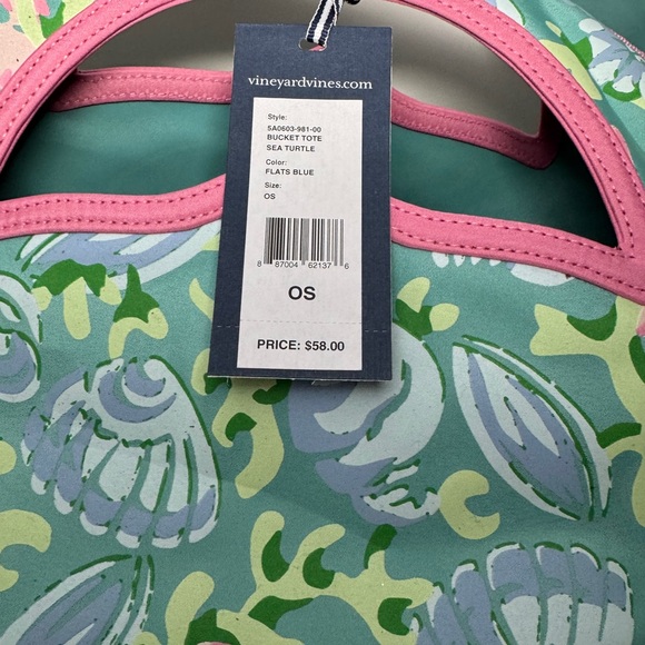NWT Vineyard Vines Sea Turtle Tote with Pink Accents - Picture 2 of 7